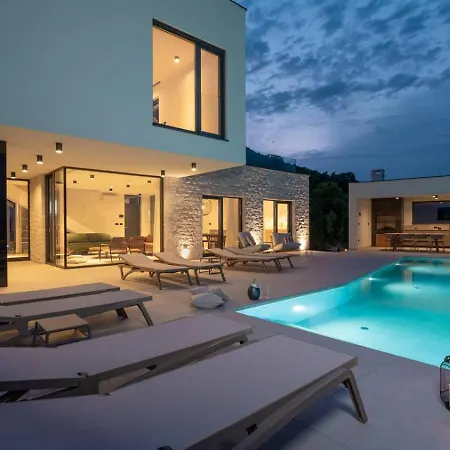 House Almost On Seafront, With Large Garden And Swimming Pool In Porto-vecchio Porto-Vecchio (Corsica)