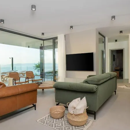 House Almost On Seafront, With Large Garden And Swimming Pool In Porto-vecchio * Porto-Vecchio (Corsica)
